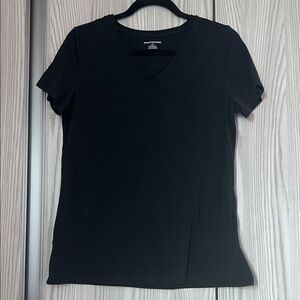 Amazon Essentials Black V-Neck Short Sleeve Tee